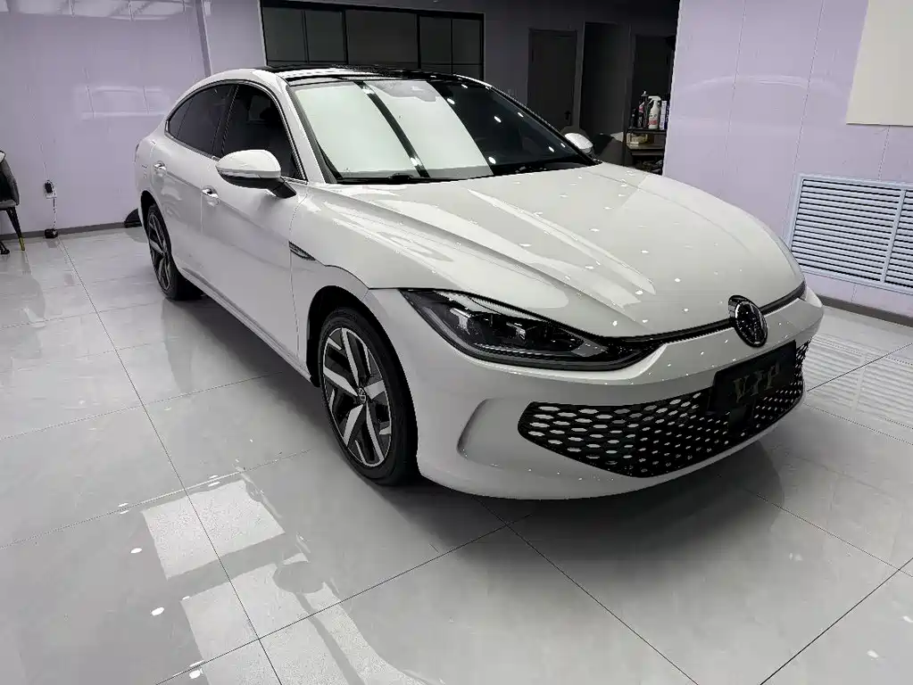 Lamando Lamando L 280 TSI DSG Spicy Cool