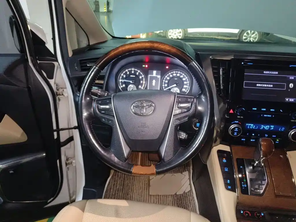 Alphard 3.5 L Distinguished