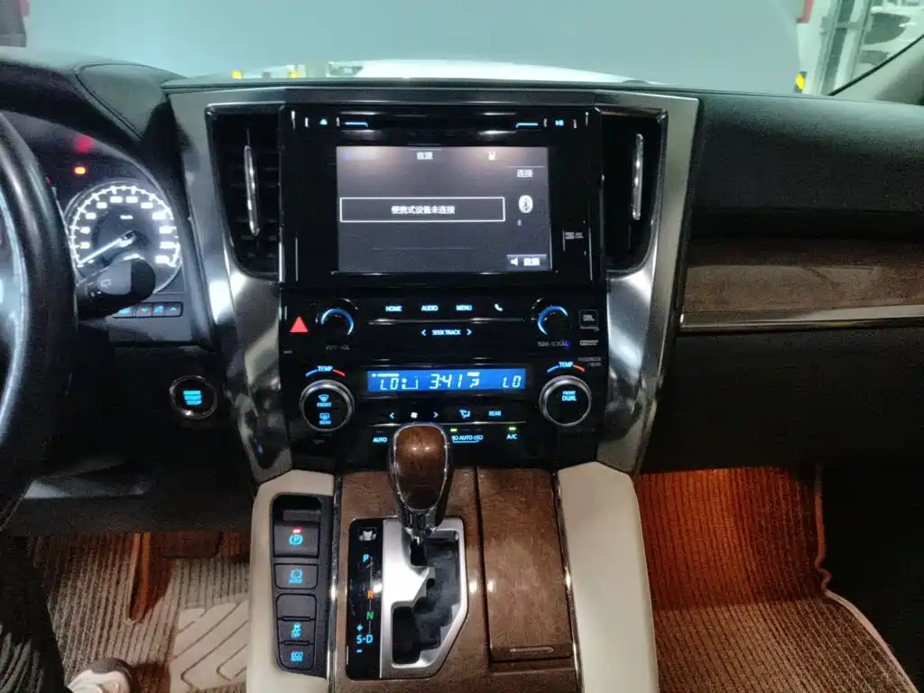 Alphard 3.5 L Distinguished
