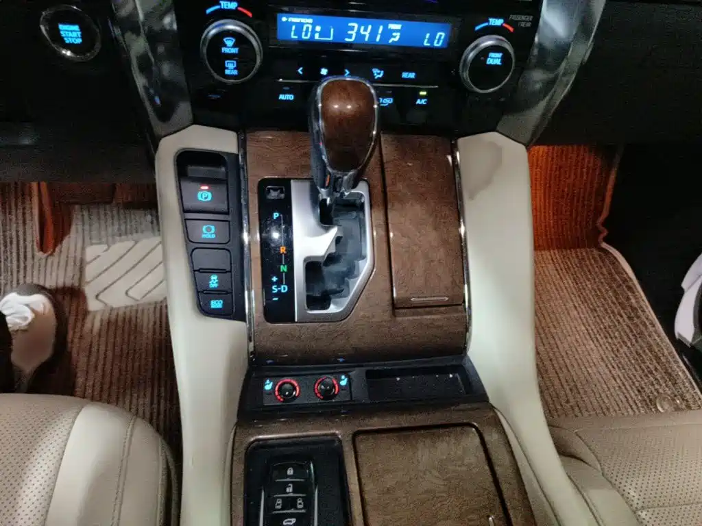 Alphard 3.5 L Distinguished