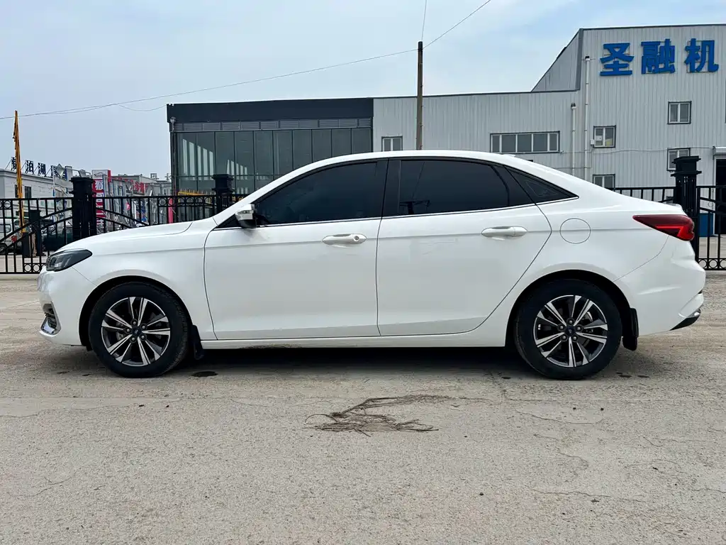 Escort 1.5 L Auto Diamond