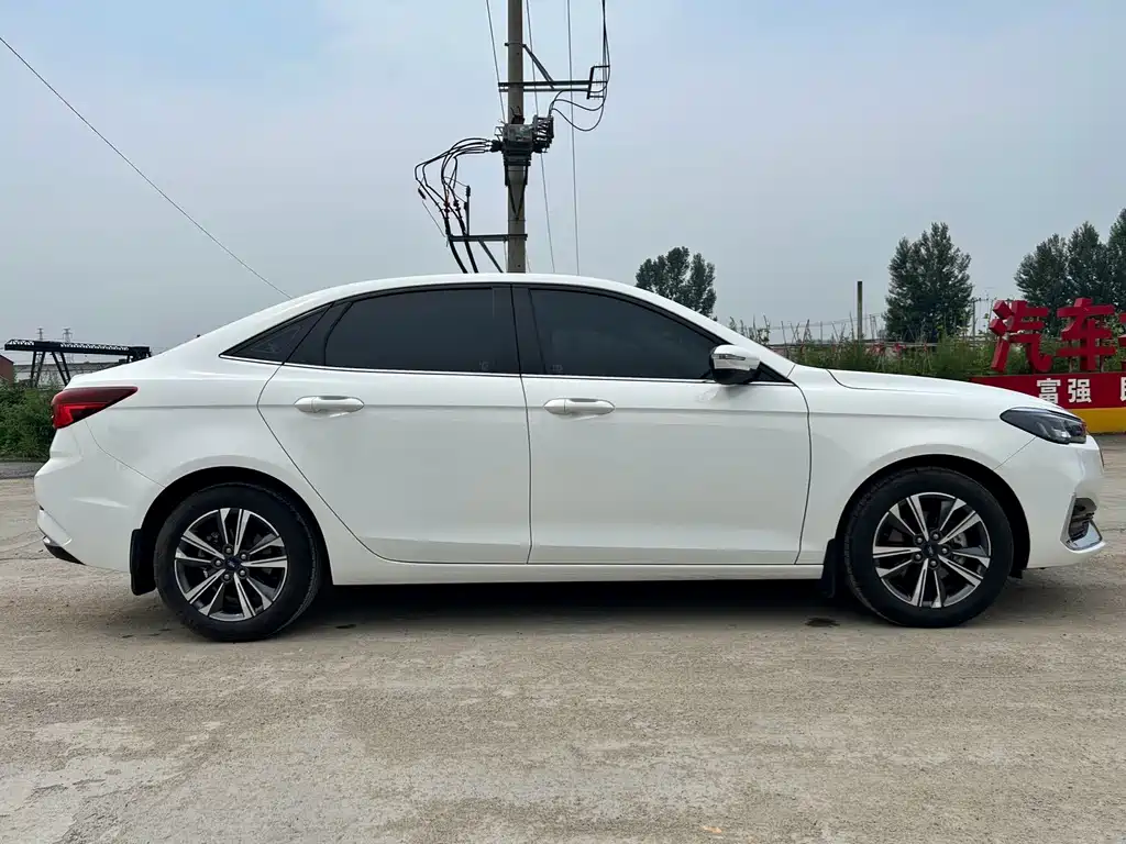 Escort 1.5 L Auto Diamond