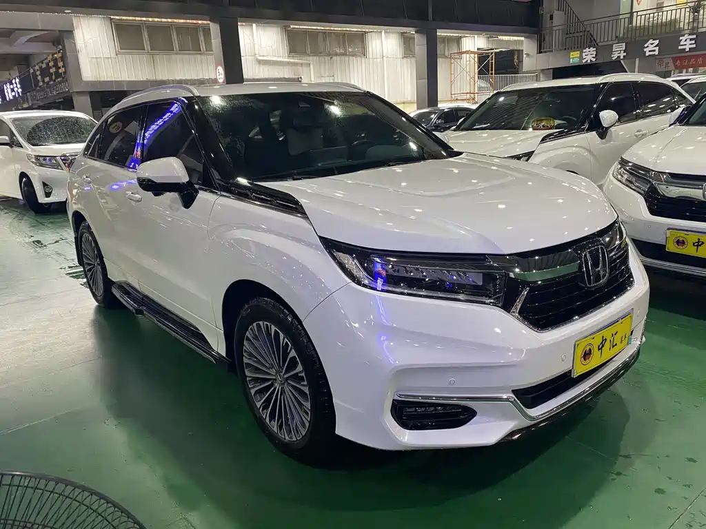 Avancier 370 TURBO 4 WD Premium