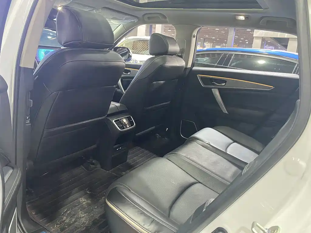 Avancier 370 TURBO 4 WD Premium