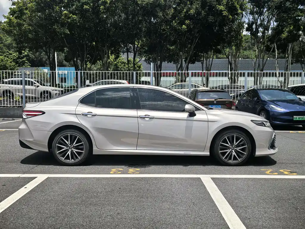 Camry 2.5 G Luxury