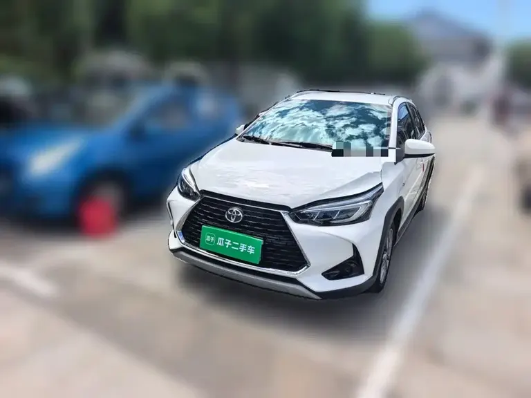 Toyota YARiS L Zhixuan 1.5 L CVT Leading