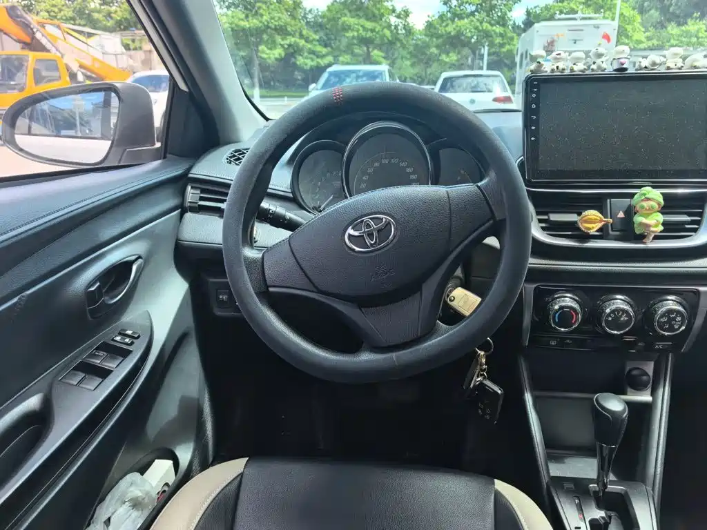 YARiS L Zhixuan 1.5 L CVT Leading