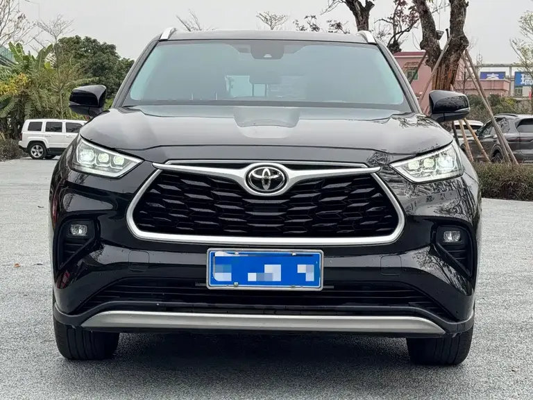 Toyota Highlander 2.5 L Smart e-Hybrid Dual Engine 4 WD Luxury 7-seat