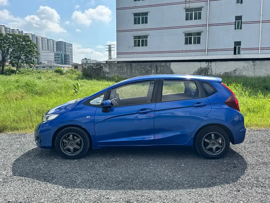 Fit 1.5 L CVT Comfort