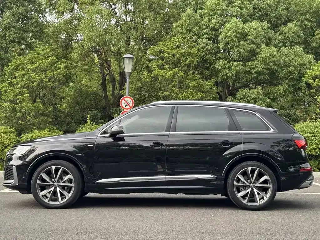 Audi Q7 55 TFSI quattro S line Sport