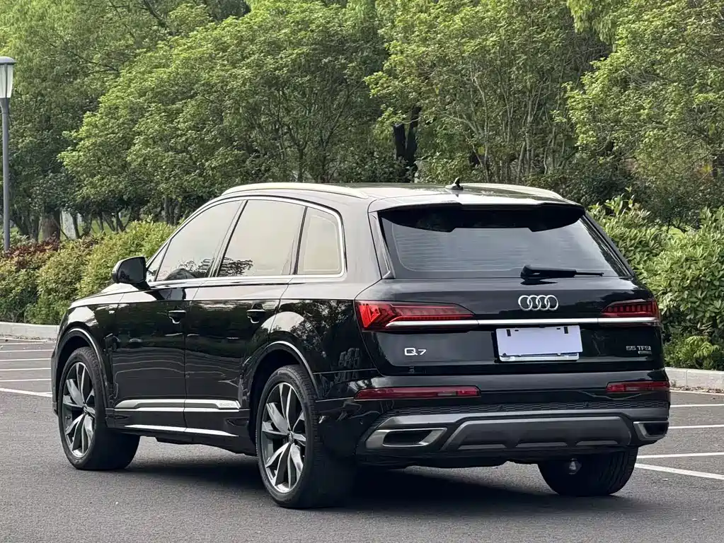 Audi Q7 55 TFSI quattro S line Sport