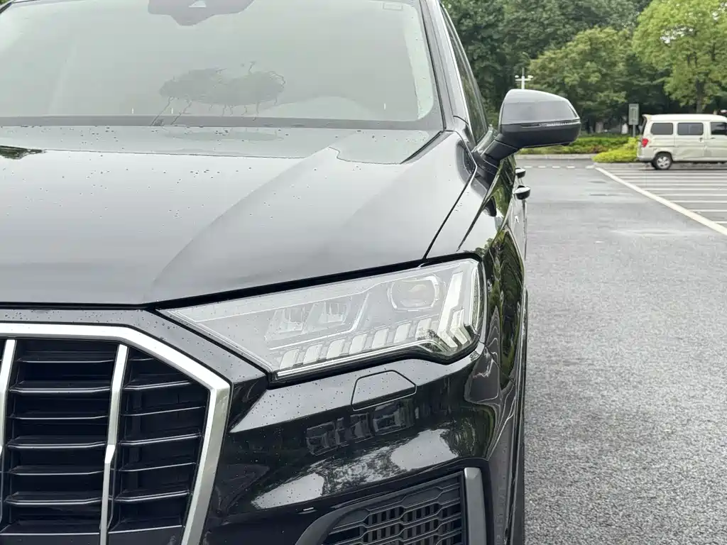 Audi Q7 55 TFSI quattro S line Sport