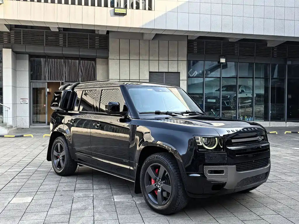 Land Rover Defender 110 P400 Dark Special Edition