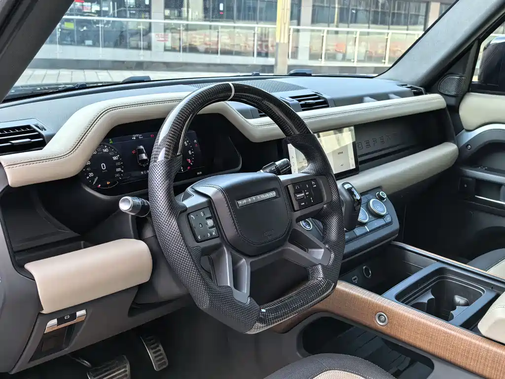 Land Rover Defender 110 P400 Dark Special Edition