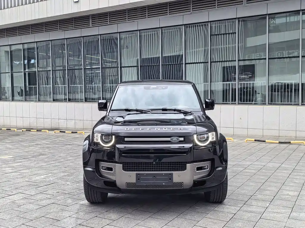 Land Rover Defender 90 3.0 T P400 X-Dynamic HSE