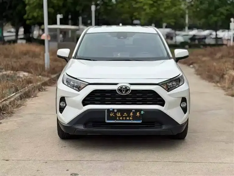 Toyota RAV4 2.0 L CVT 2 WD Urban