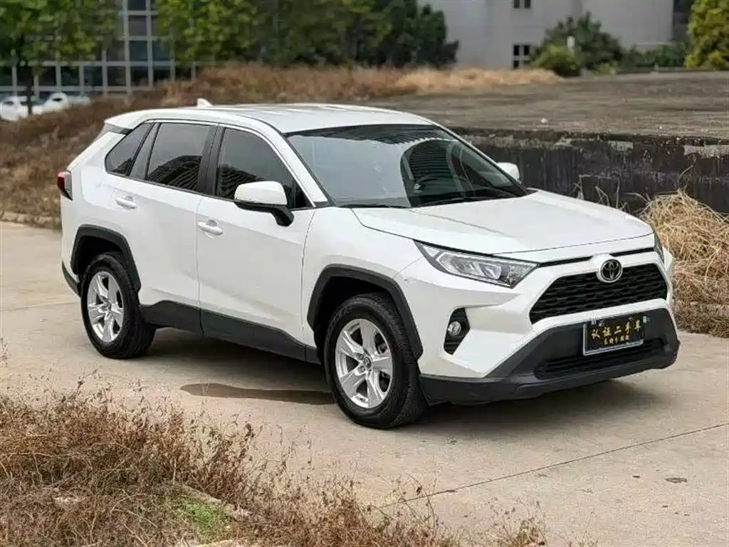 RAV4 2.0 L CVT 2 WD Urban