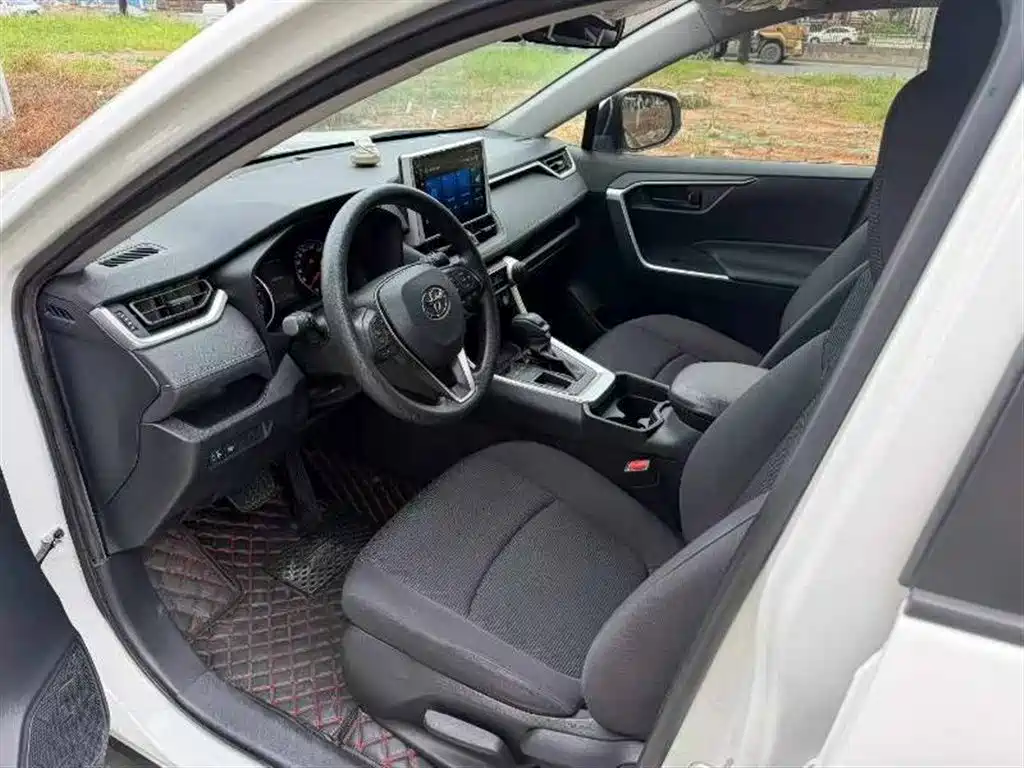 RAV4 2.0 L CVT 2 WD Urban