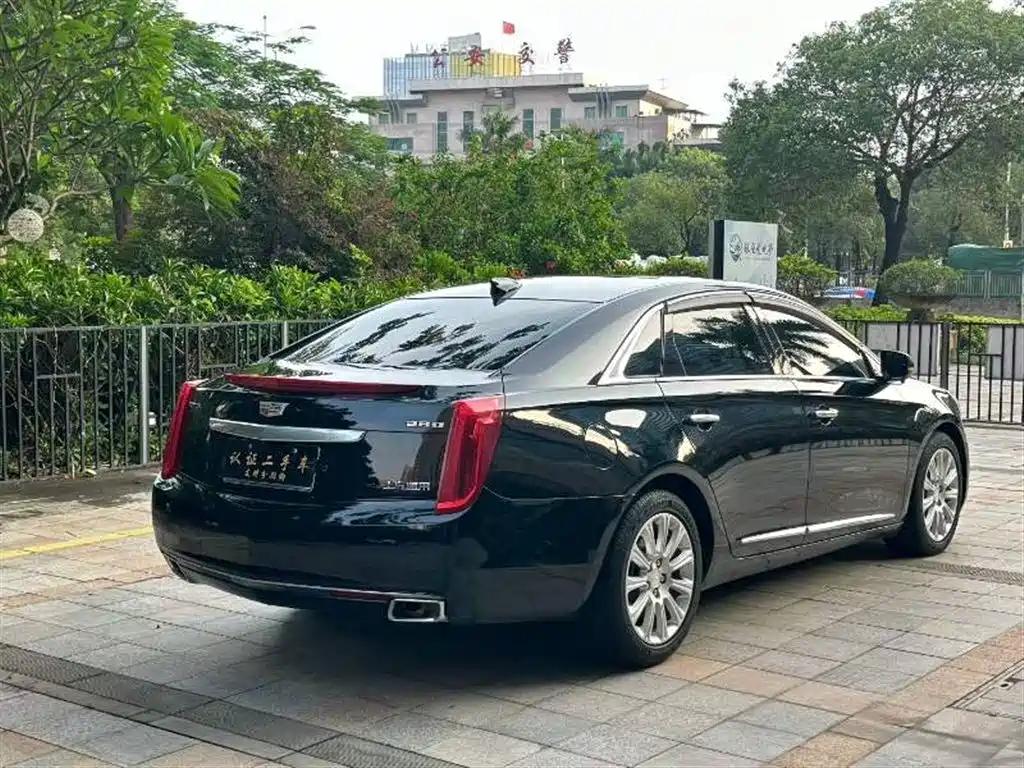 Cadillac XTS 28 T Tech
