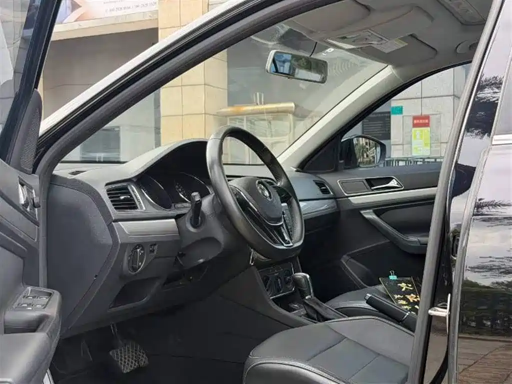Lavida 1.6 L Auto Comfort