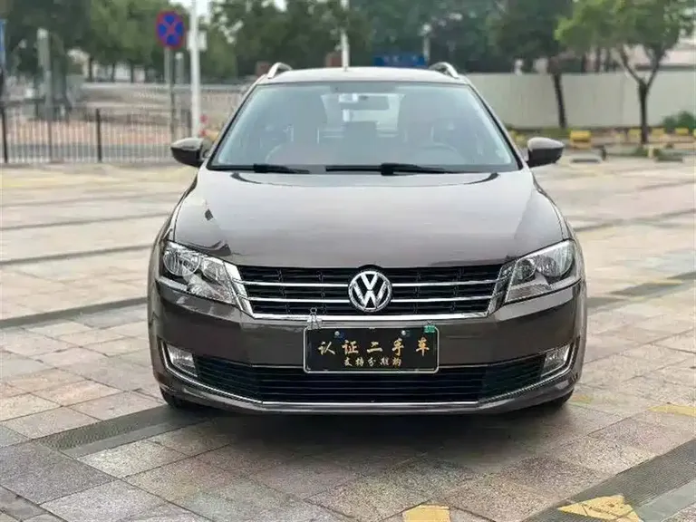 Volkswagen Gran Lavida 1.6 L Auto Style