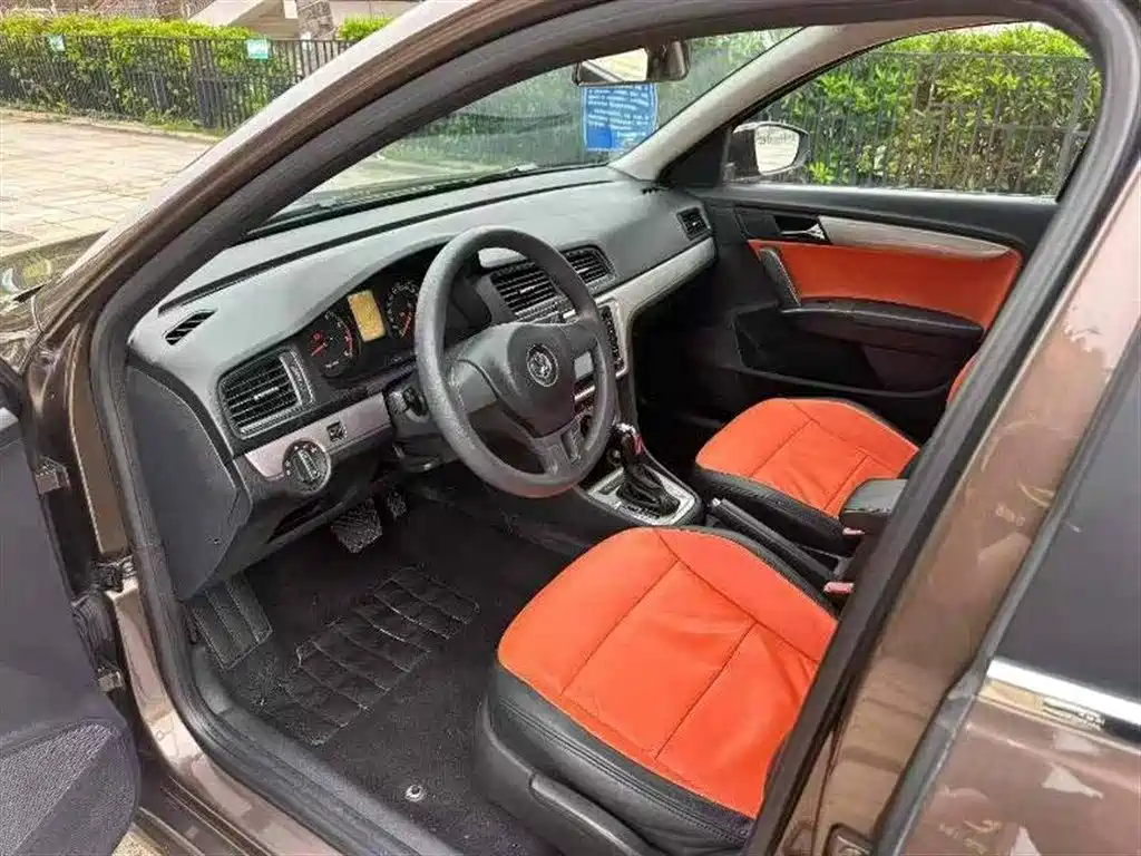 Gran Lavida 1.6 L Auto Style