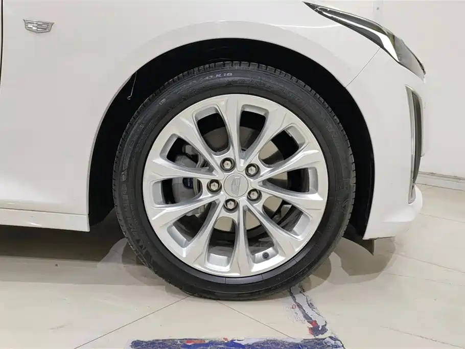 Cadillac CT5 28 T Luxury (Standard)