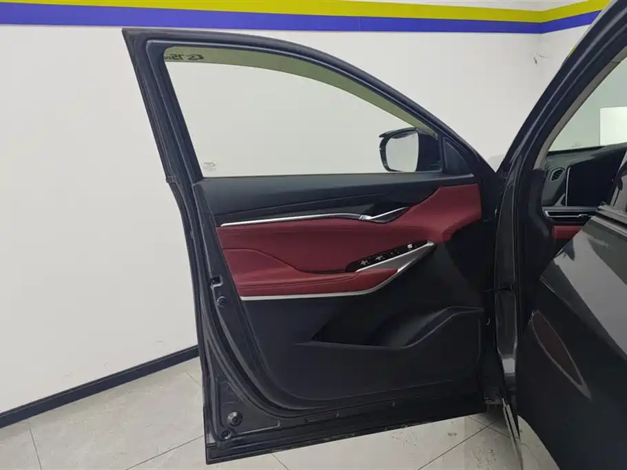 Changan CS75 PLUS 1.5 T Auto Luxury