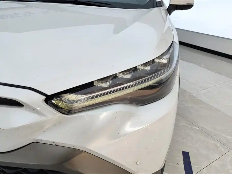Frontlander 2.0 L Smart e-Hybrid Dual Engine Distinguished