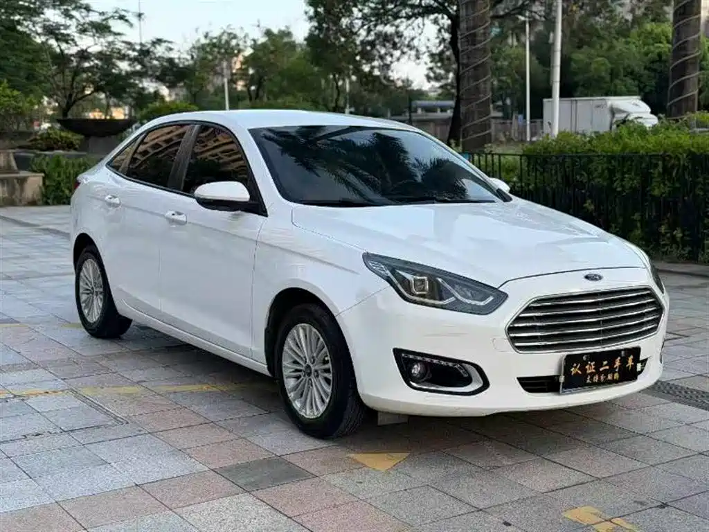 Escort 1.5 L Auto Comfort
