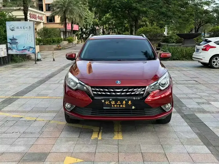 Venucia T90 2.0 L CVT Smart Style