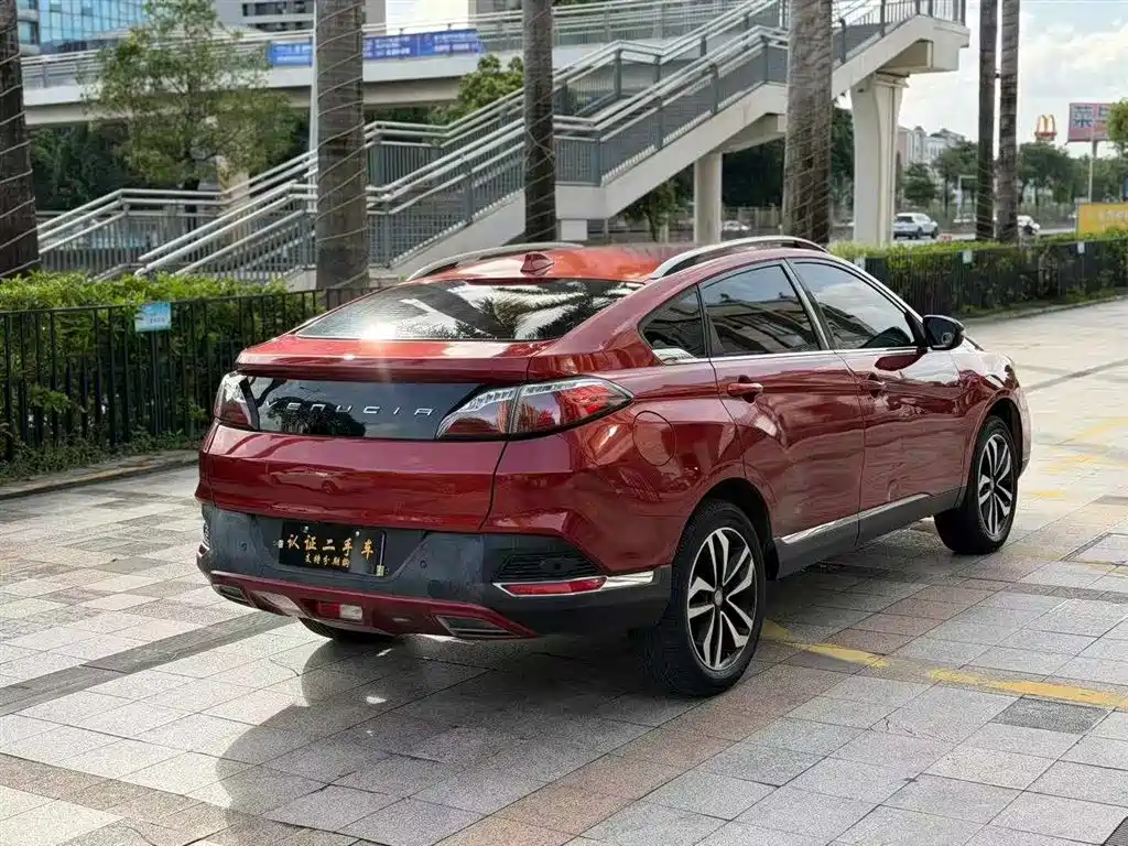 Venucia T90 2.0 L CVT Smart Style
