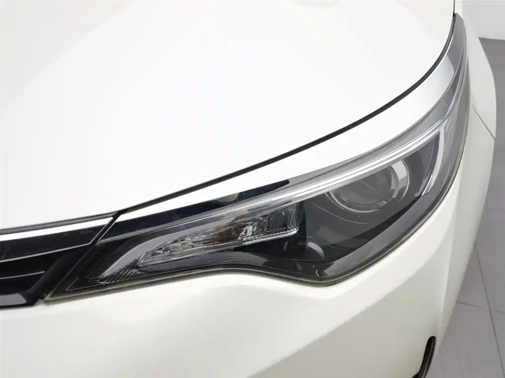 Levin Facelift 185 T CVT Elite CN-V