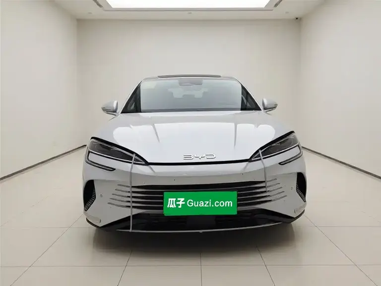 BYD Seal DM-i 1.5 T 121 km Flagship