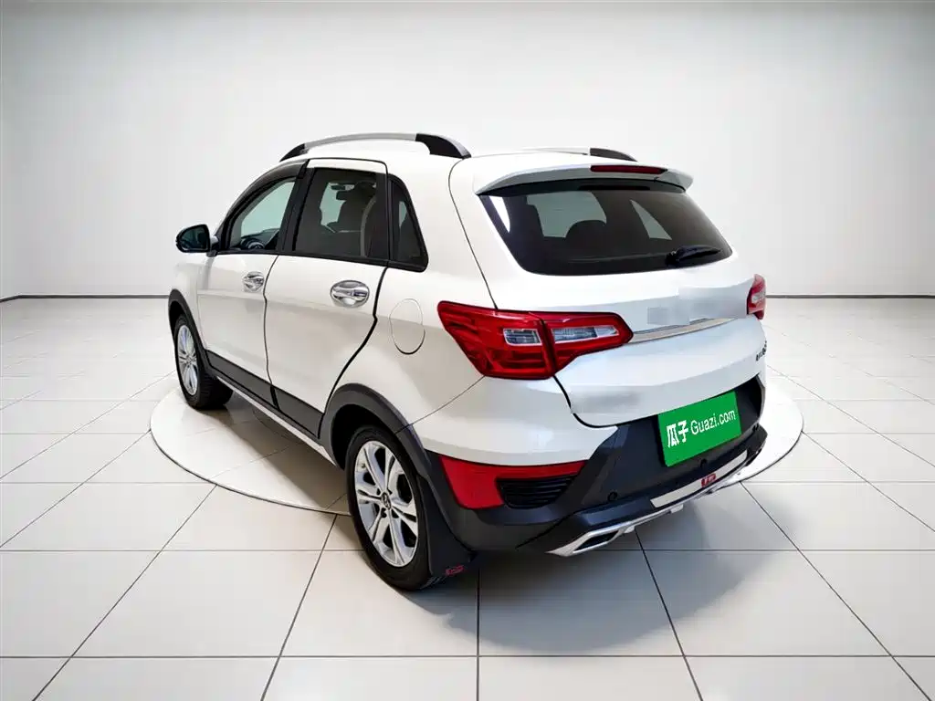 Senova X25 绅宝X25 2015款 1.5 L 手动舒适型