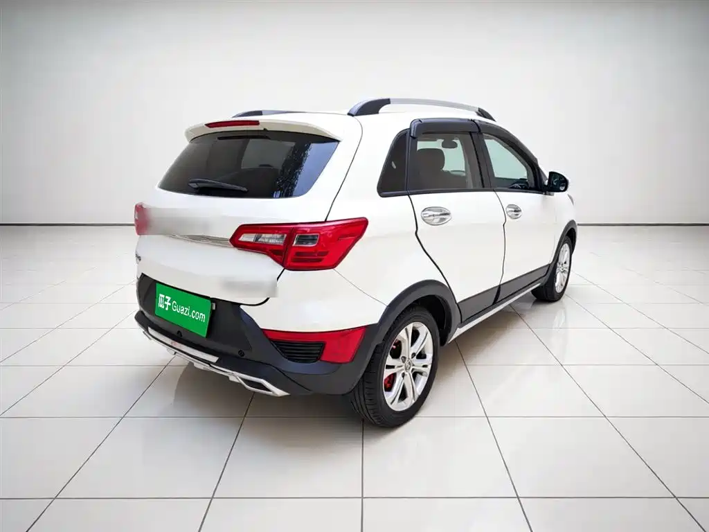Senova X25 绅宝X25 2015款 1.5 L 手动舒适型