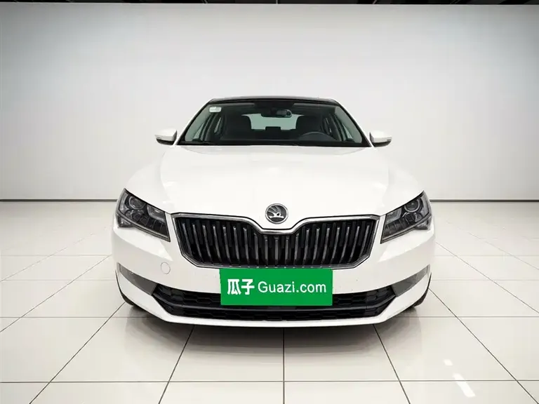 Skoda Superb TSI330 DSG Comfort CN-V