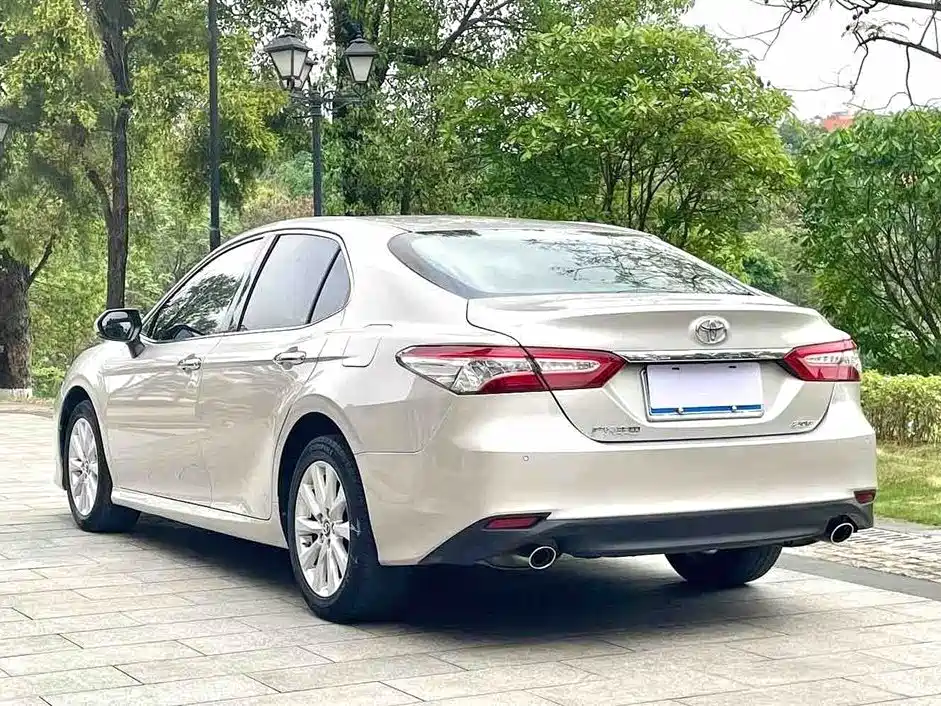 Camry 2.0 G Luxury