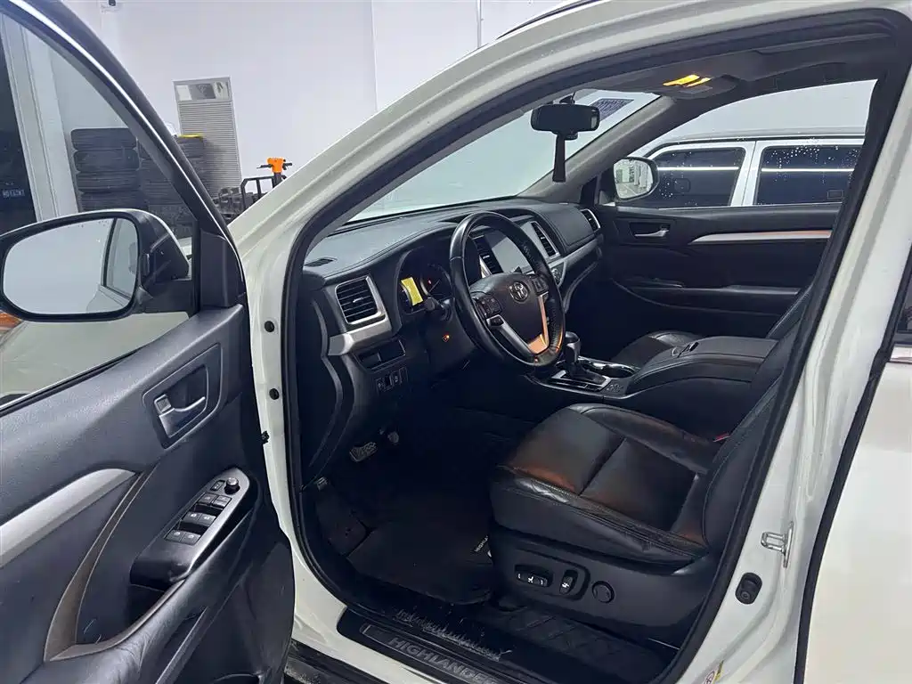 Highlander 2.0 T 2 WD Luxury 7-seat