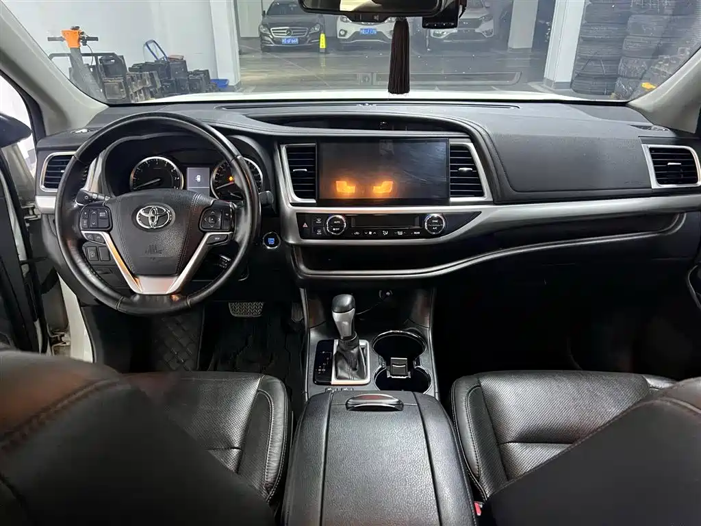 Highlander 2.0 T 2 WD Luxury 7-seat