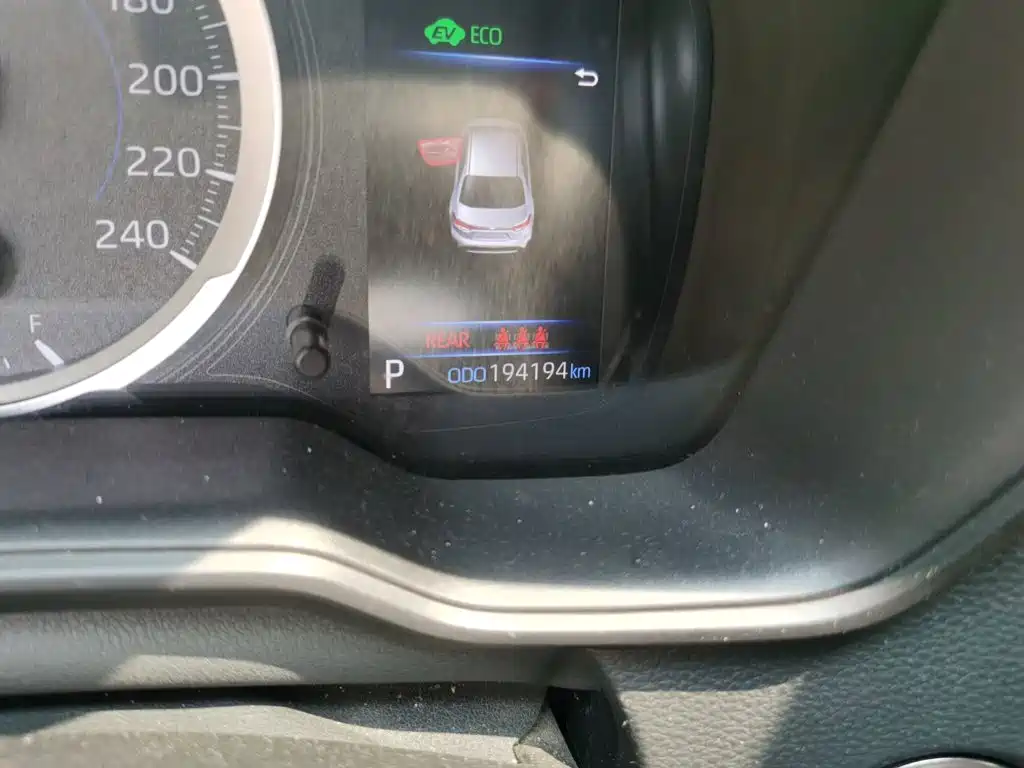 Levin Dual Engine 1.8 H E-CVT Luxury