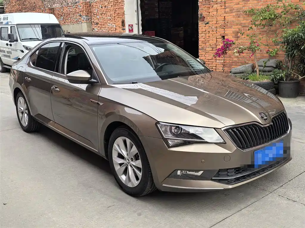Superb TSI330 DSG Creation