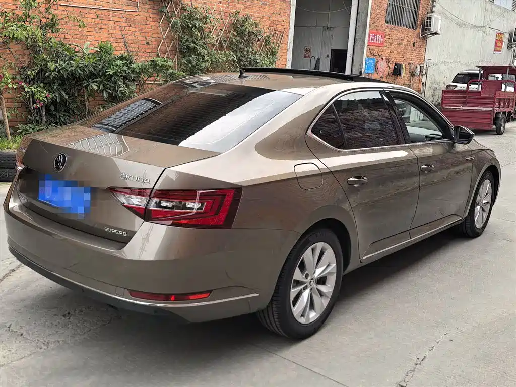 Superb TSI330 DSG Creation