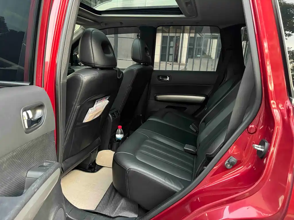 X-Trail 2.5 L CVT Luxury 4 WD