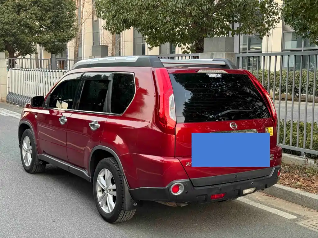 X-Trail 2.5 L CVT Luxury 4 WD