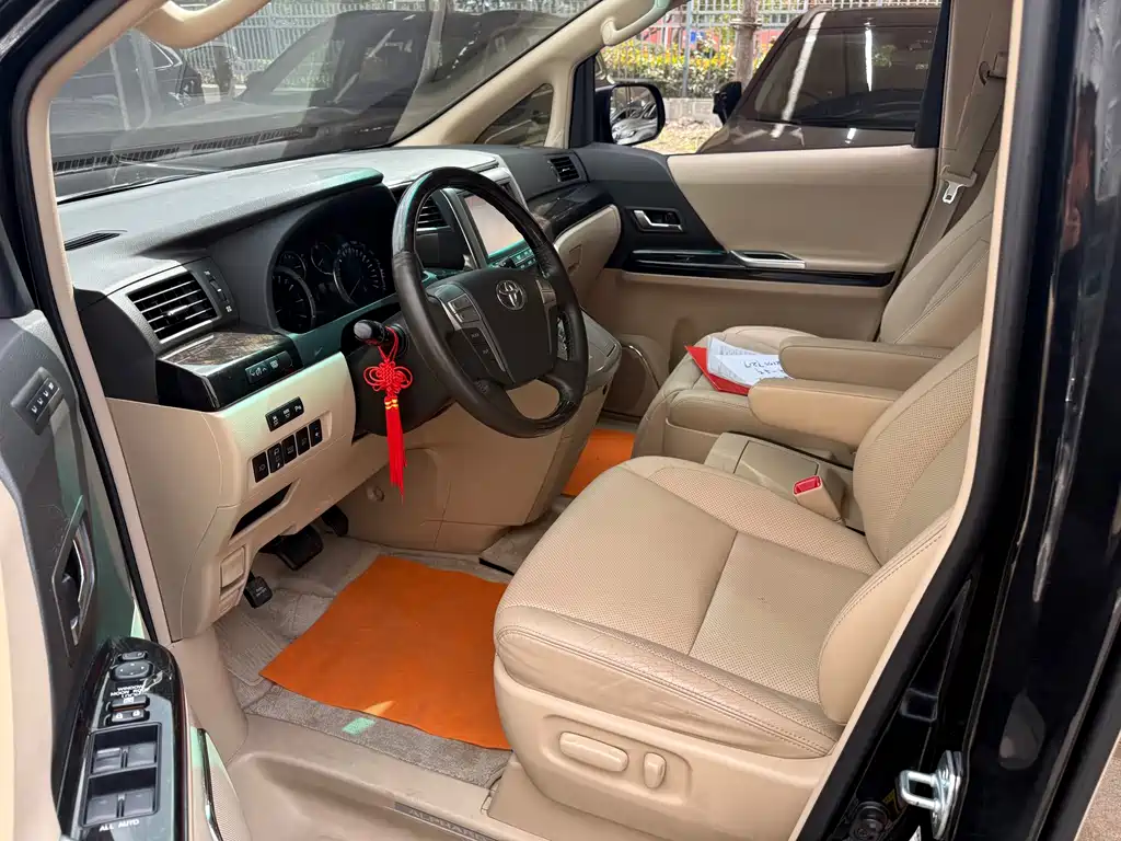Alphard 3.5 L Luxury