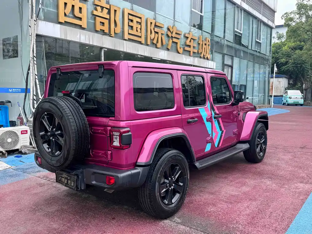 Wrangler 牧马人 2022款 2.0 T 高地巴哈马沙滩粉特别版
