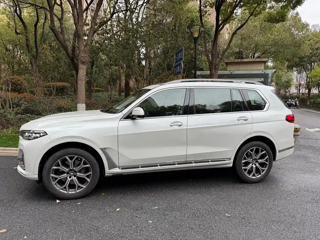 BMW X7 xDrive40 i Leading Luxury Package