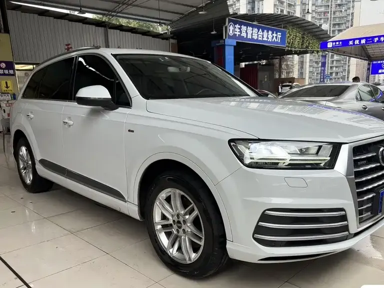 Audi Q7 40 TFSI S line Sport