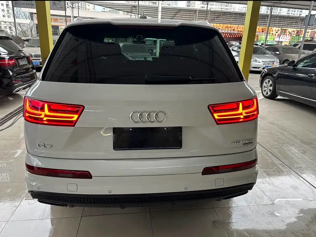 Audi Q7 40 TFSI S line Sport